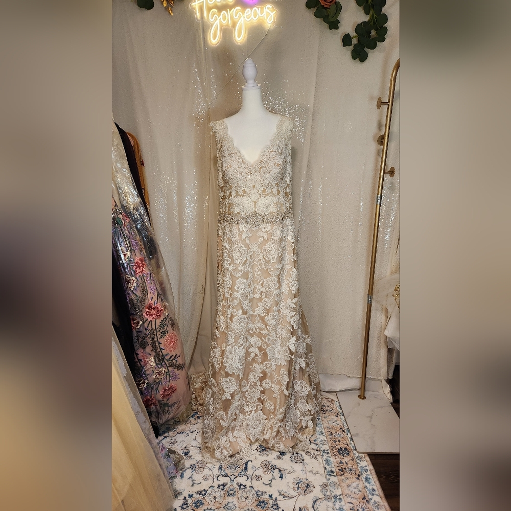 Sophia Tolli Y21656 - Fellini Ivory & Maple Sample Gown NWT - Picture 5 of 14